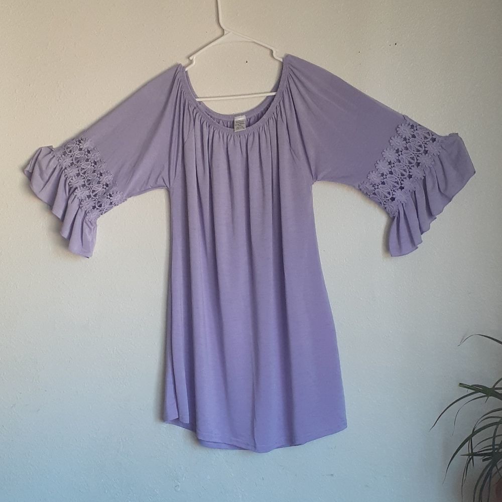 Win Win Ruffle  sleeve Tunic size XL light  purple